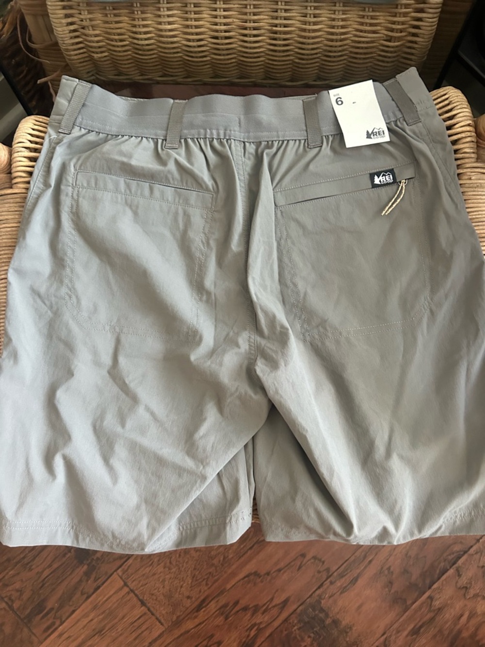 NWT REI Co-op Sahara Bermuda Shorts Sz 6 Olive Green - Picture 4 of 4